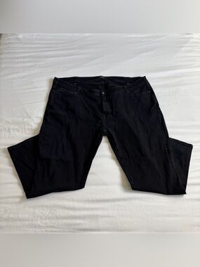 european-made men's classic black straight-leg jeans